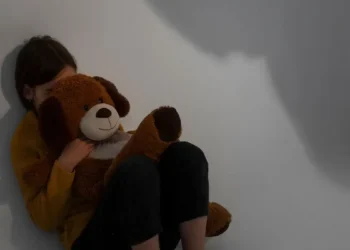 Оқушы қыз өгей әкесінен балалы болды