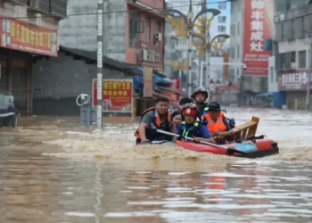 Су тасқыны: Қытайдағы Дулиу өзені 6 метрден асып кеткен