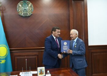 Еңбек ардагерлеріне құрмет көрсетілді