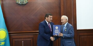 Еңбек ардагерлеріне құрмет көрсетілді