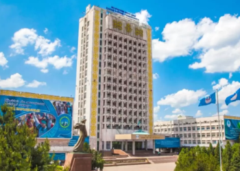 ҚазҰУ-дың бірінші курс студенті 14-қабаттан секіріп кеткен