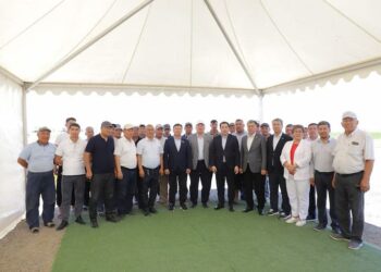 Партия мүшелері еңбек адамдарымен кездесті