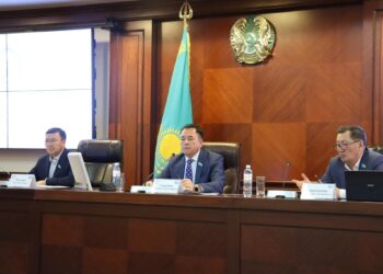 ҚР Парламенті Сенатының депутаттары облыстық және қалалық мәслихат депутаттарымен кездесті