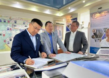 Сенаторлар кәсіптік білім базасымен танысты