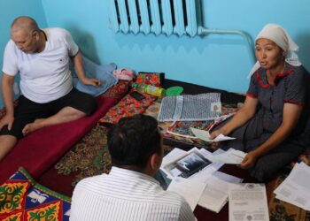 Өтемақы талап етеді. Қызылордада мектеп жұмысшысының үстіне кірпіш құлап, мүгедек болып қалған