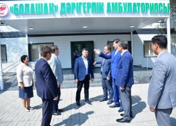 «Болашақ» амбулаториясы: Сенат депутаттары әлеуметтік нысанның күрделі жөндеу жұмыстарын көрді