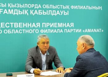 “AMANAT”: Фракция мүшесі азаматтардың өтініштерін тыңдады