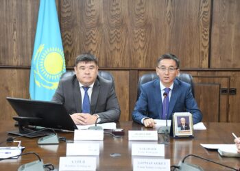 Әдеп жөніндегі уәкіл мемлекеттік орган қызметкерлерімен кездесті