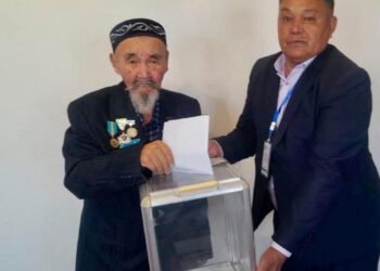 Тасарық ауылында социалистік еңбек ері дауыс берді