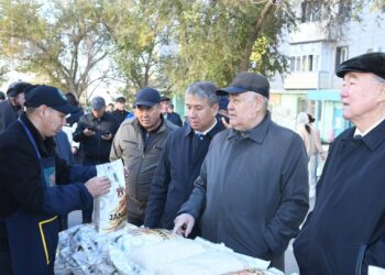 Қазалы ауданының ауыл шаруашылығы өнімдерінің жәрмеңкесіне келушілердің қарасы қалың