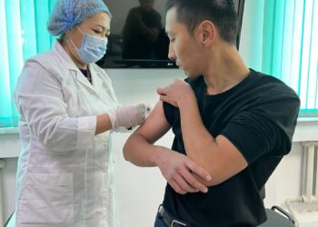 ҚАЖ департаментінің 37 мекемесінің қызметкерлері тұмауға қарсы екпе алды