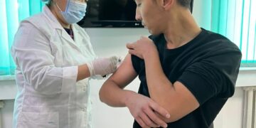 ҚАЖ департаментінің 37 мекемесінің қызметкерлері тұмауға қарсы екпе алды