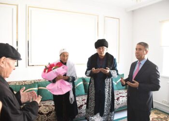 Қазалы ауданының әкімі қазыналы қарттарға құрмет көрсетті