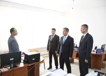 Қазалы ауданының әкімі Әйтеке би кентіндегі әлеуметтік нысандарды аралады