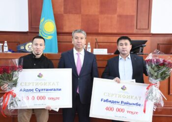 Қазалы ауданының әкімі әлем чемпионына құрмет көрсетті