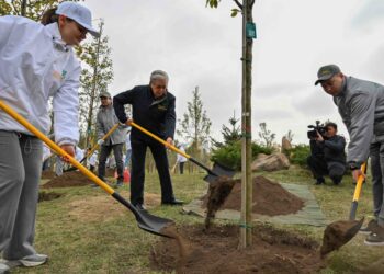 Мемлекет басшысы “Таза Қазақстан” экологиялық акциясына қатысты