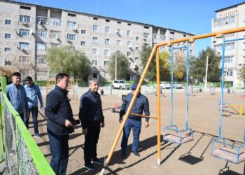 Қазалы ауданының әкімі Әйтеке би кентін аралады