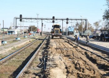 Аудан әкімі теміржол вокзалындағы күрделі жөндеу жұмыстары мен жаяу жүргіншілер көпірінің құрылысын көрді