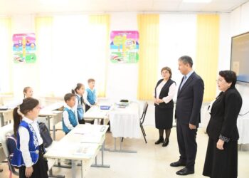 Қазалы ауданының әкімі білім беру нысандарын аралады