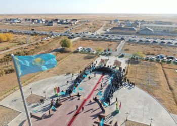 Қазалыда Республика күніне орай мемлекеттік ту көтеру рәсімі өтті