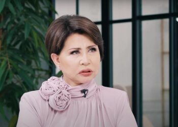 «Мен үшін ең маңыздысы — тойдың қуыршағы болмай, нағыз әнші болу»: Роза Рымбаева