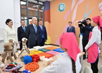 Мемлекет басшысы «Сыр жұлдыздары» шығармашылық-инновациялық академиясының қызметімен танысты