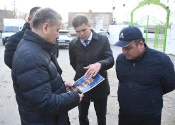 Көпқабатты тұрғын үйлердің есіктері ауыстырылып, су қыспақты мұнара жөнделуде