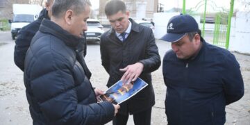 Көпқабатты тұрғын үйлердің есіктері ауыстырылып, су қыспақты мұнара жөнделуде