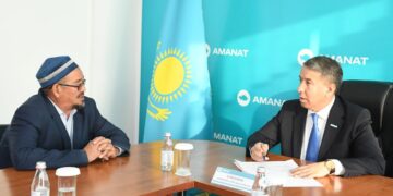 Аудан әкімі партия алаңында жеке қабылдау өткізді