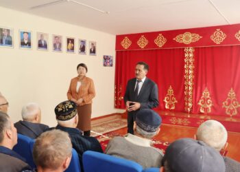 Сырдария ауданының әкімі ауыл тұрғындарымен кездесті