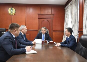 Аудан әкімі Қызылорда облысы әкімі аппаратының әдеп жөніндегі уәкілі мен адам құқықтары жөніндегі өкілмен кездесті