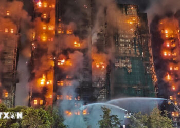 Алапат өрттен 44 адам қаза тапқан. Гонконгтағы биік үйдің өртіне күдікті ретінде үш адам ұсталды