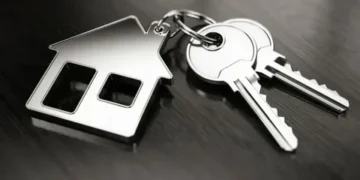 Танымал актер үйсіз қалғанын мәлімдеді