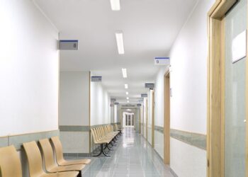 Жаңаөзенде әйелін қызғанған еркек дәрігерді пышақтап өлтірді