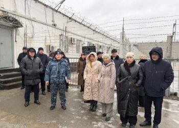 Мемлекеттік қызметкерлер мекемеге экскурсия жасады