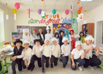Orda School-дағы сахна сиқыры мен аналардың жадыраған күлкісі