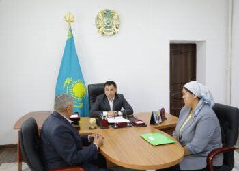 Аудан әкімі жеке мәселелері бойынша тұрғындарды қабылдады