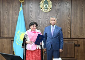 Қазалы ауданының әкімі балабақша меңгерушісін зейнет демалысына шығарып салды