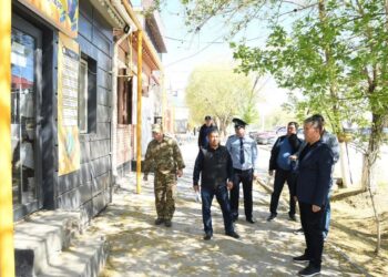 Қазалы ауданының әкімі кәсіпкерлік нысандарды аралады
