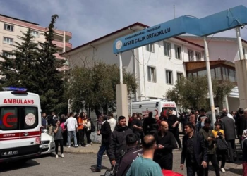 Мектептегі атыс: 4 адам қаза тауып, 20-ға жуығы жарақат алған