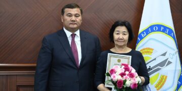 Бір қатар азаматтар марапат төрінен көрінді