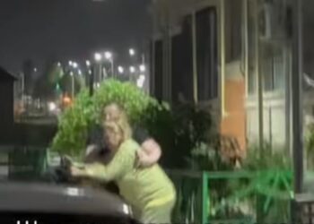 Әйел адам жүкті келіншекті аяусыз ұрып-соқты