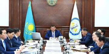 Экономика салаларына жасанды интеллектіні енгізу мәселесі қаралды