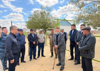 Қазалы ауданының әкімі Қарақұм беткейдегі елді мекендер мен шаруашылықтарды аралады