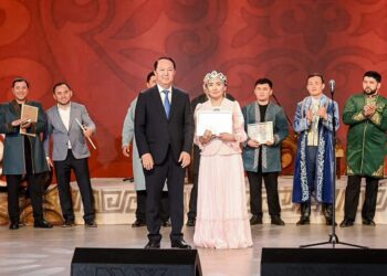 Сыр елінде даңқты қолбасшы Жалаңтөс Баһадүрдің 450 жылдығына арналған республикалық ақындар айтысы өтті