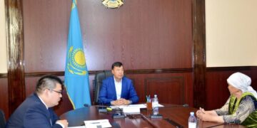 Шиелі аудан әкімі Айтбай Жандарбеков тұрғындарды жеке маселелері бойынша қабылдады