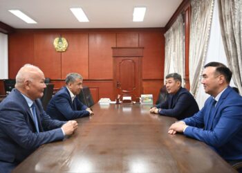 Аудан әкімі ұлттық статистика бюросының облыстық департаментінің басшысымен кездесті