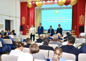 Аудан әкімі Айтбай Жандарбеков Бәйтерек, Еңбекші және Жиделіарық ауылдық округдерінің тұрғындарымен кездесті