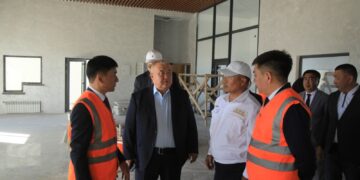Аудан әкімі «ҚТЖ-жүк тасымалы» ЖШС бас директорымен кездесті