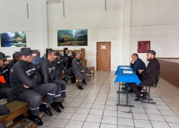 РАНТ мүшесі сотталғандармен кездесті